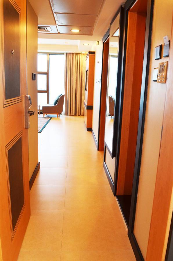 Apartamento Nooh Tower Al Hidd Exterior foto