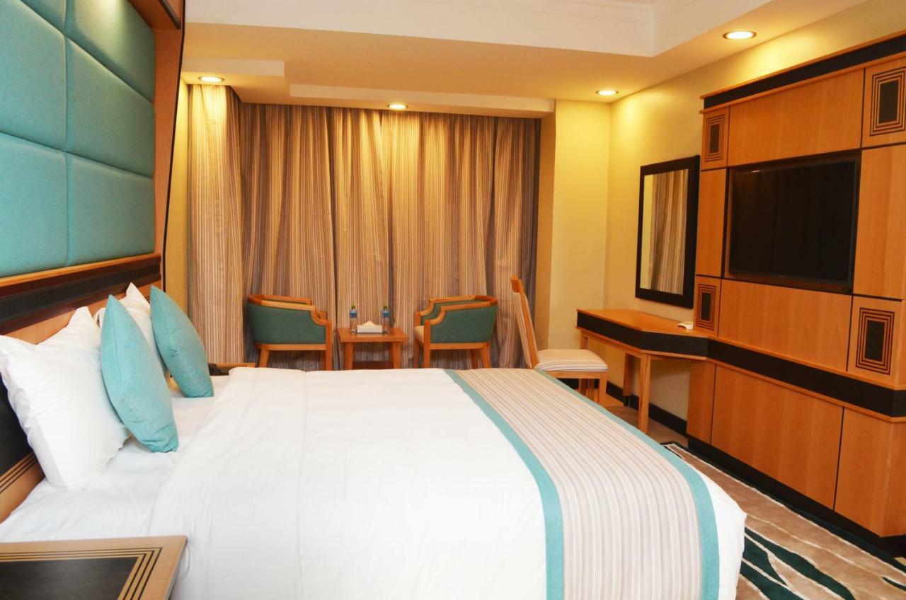 Apartamento Nooh Tower Al Hidd Exterior foto